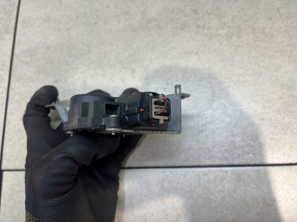 фото №5, Привід кришки багажника hyundai getz 1.3 957501c000