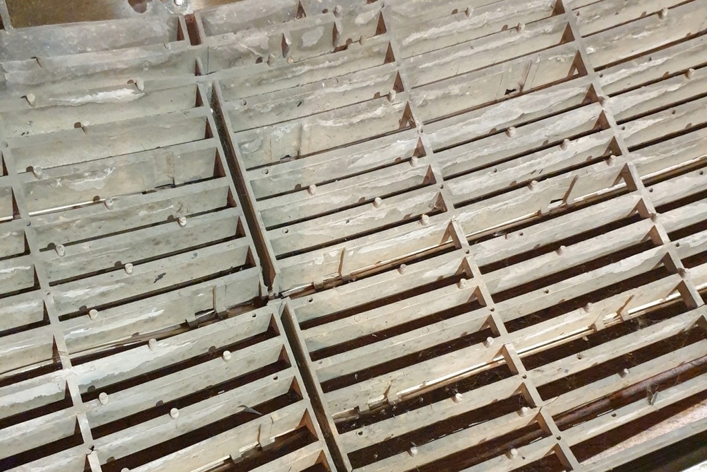 фото №16, Решётка радиатора mercedes-benz sedan w123 1238880023 1975