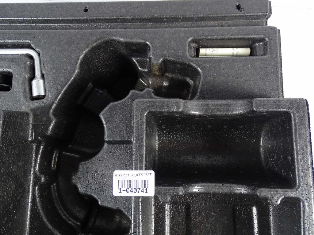 фото №11, Mercedes ml w164 вкладыш багажника набор ремонтный