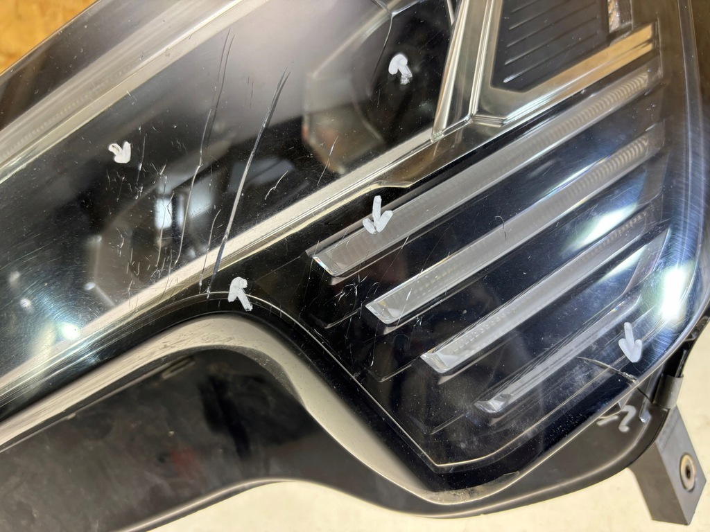 фото №8, Audi q8 e-tron 2023 лампа передня