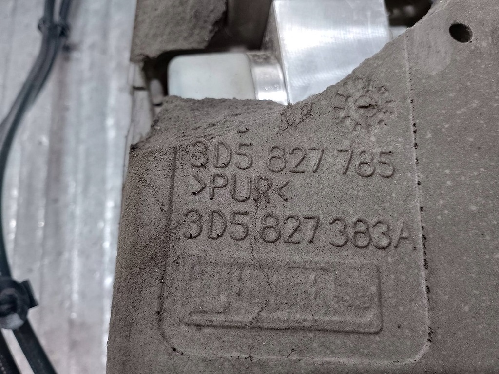 фото №11, Петли крышки багажника комплект vw phaeton 3d5827785 3d5827383a 3d5827786