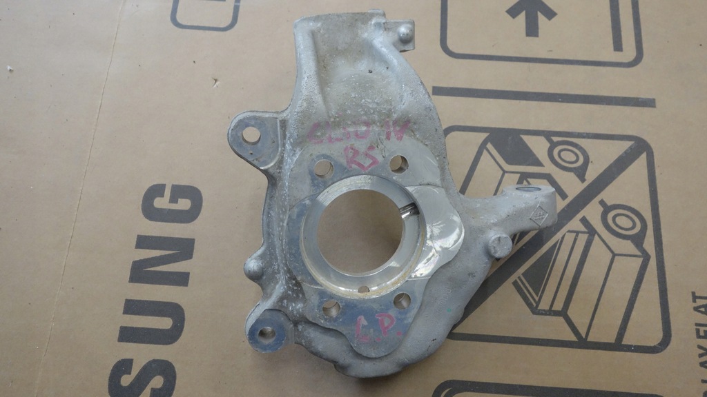 фото №1, Renault clio iv 4 rs поворотний кулак ступиця ліва перед