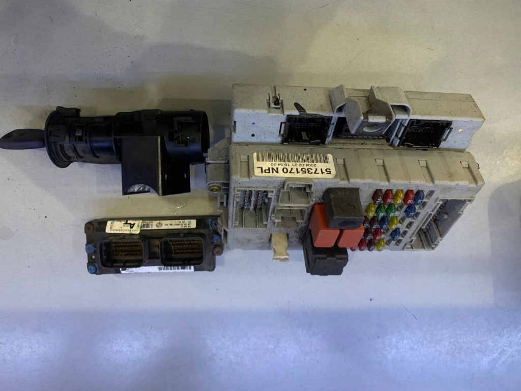 фото №1, 51735170 npl бортовий комп'ютер замок запалювання блок управління набір 2004r punto albea 1,2 8v