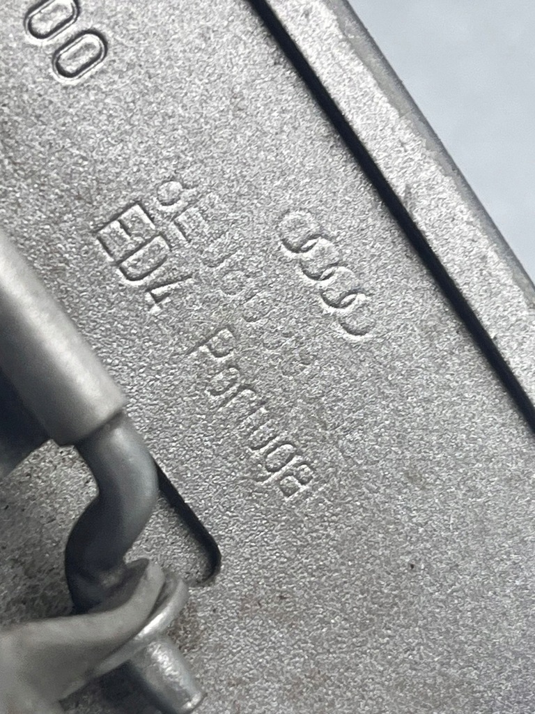 фото №7, Audi a4 s4 b6 8e 8h 1898cm3 дизель крышка заливной топлива 8e0010185b