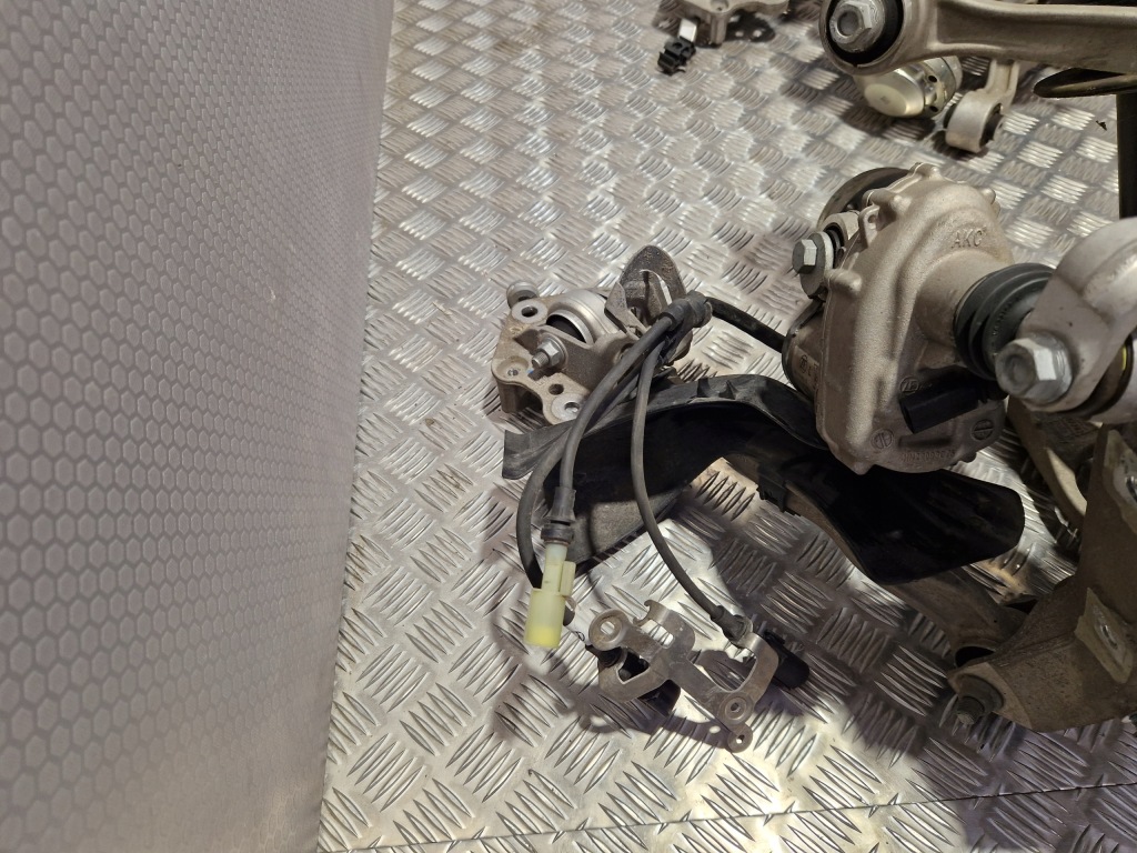 фото №10, Idealne подвеска левая задняя center lock porsche carrera 911 992 2024