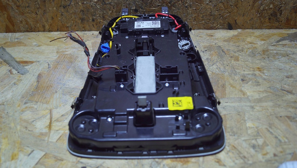 фото №11, Лампа потолочный audi a4 b9 8w0947135d ls73