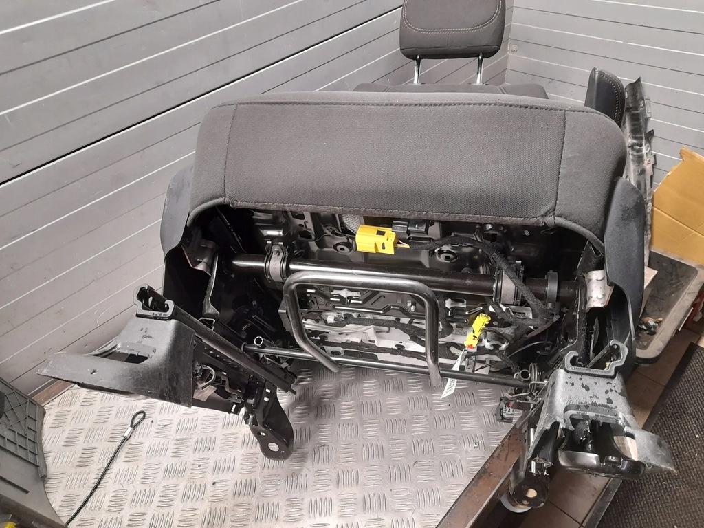 фото №10, Chrysler pacifica перед сторона правая сиденья, сиденье