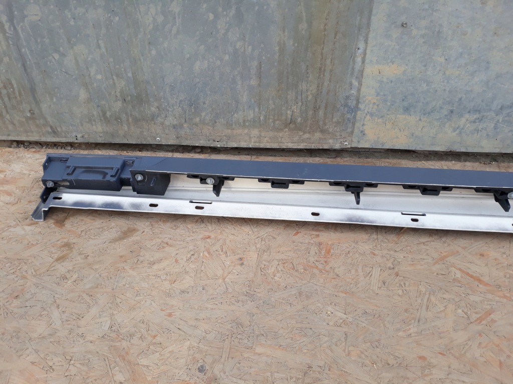 фото №4, Jaguar xe r-sport молдинг порог правая порог правый