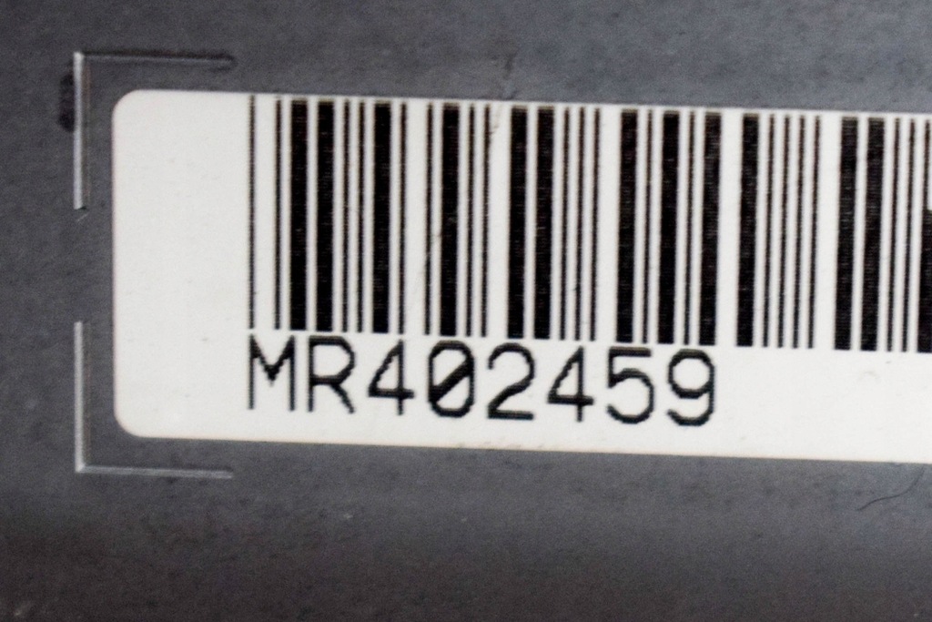 фото №6, Mitsubishi pajero v60 панель приладів приладова mr402459 3.8 бензин 160kw 2002