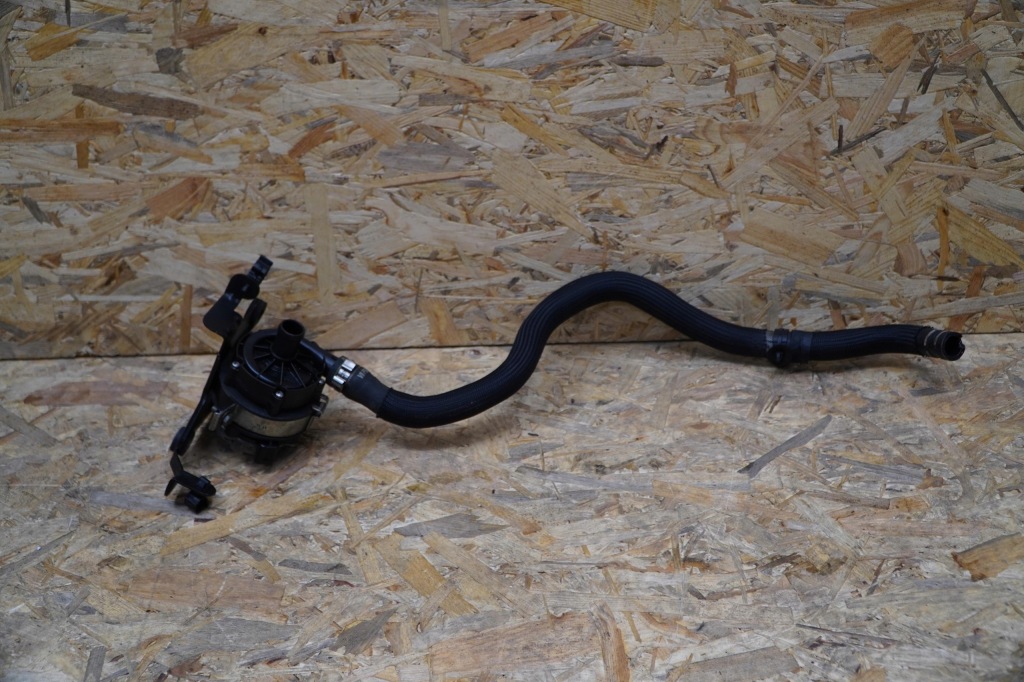 Насос воды жидкость 670005347 levante 3.8 v8 21r оригинал 19- с Разборки