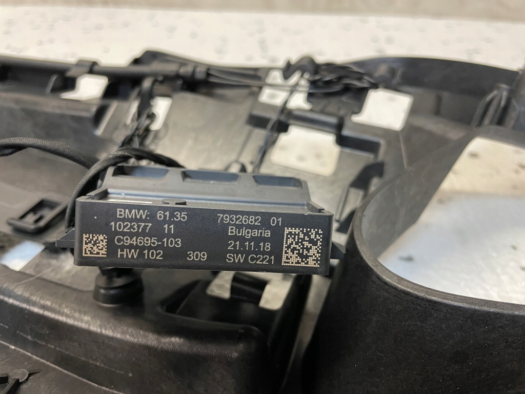 Напрямна бампера задня + smart відкривач kpl bmw g14 g15 Доставка