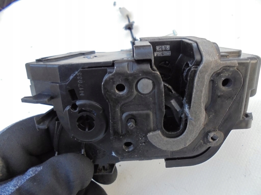 фото №6, Замок дверь правый перед citroen e-c4 c4 3 iii 22r. 4 pin 9832797780