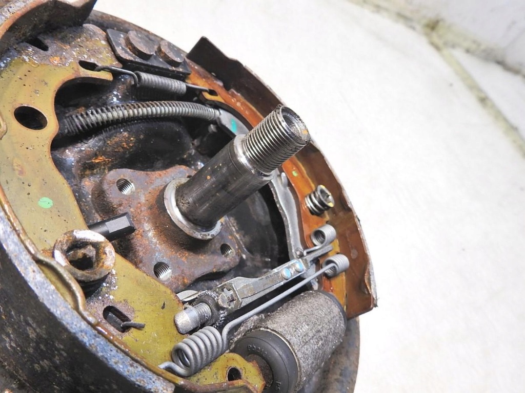 фото №6, Диск якірна ступиця гальмівні колодки правий задня nissan micra k13 1.2