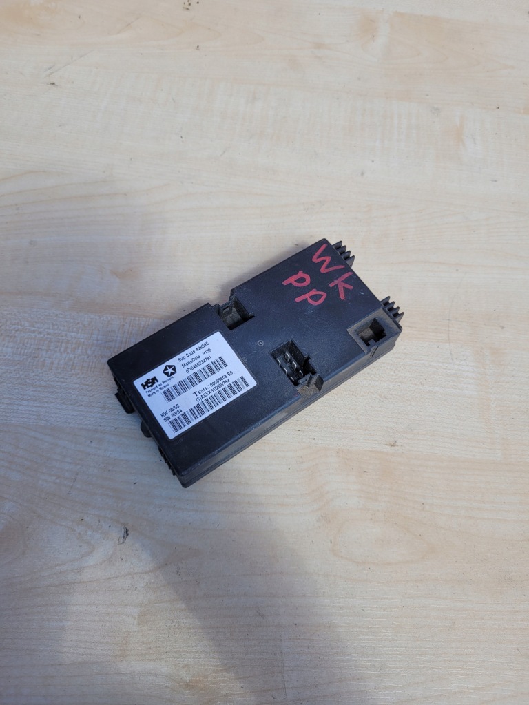 фото №1, Jeep grand cherokee wk 5-10r блок управления дверь p04602327ai