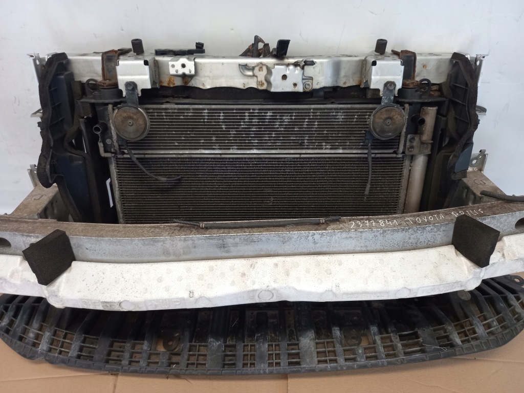 Ремень передний балка комплект радиатор toyota prius plus 1.8 hybrid 2011-2014 Киев