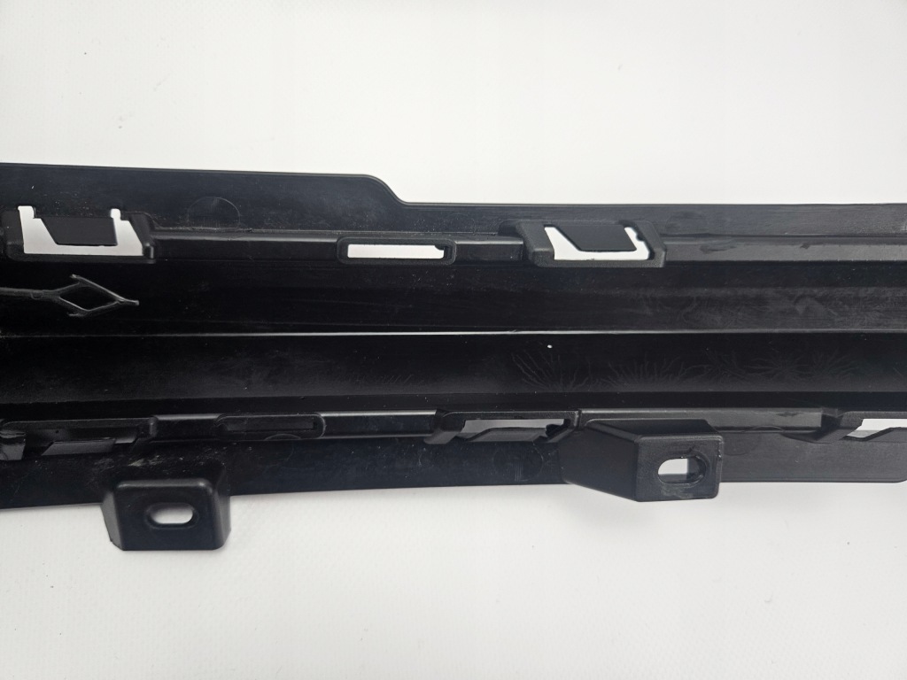 фото №12, Zeekr 001 2021 - молдинг бампера задняя правый новый 8892071105 8894700071