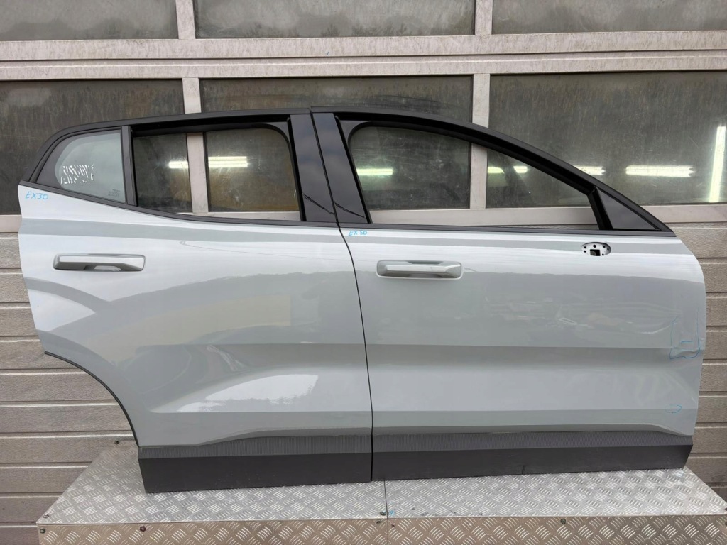 фото №1, Volvo ex30 2024r. двері праве перед задня повний