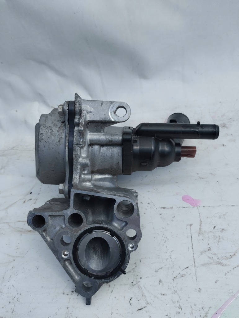 фото №1, Rav4 v 19- насос wody