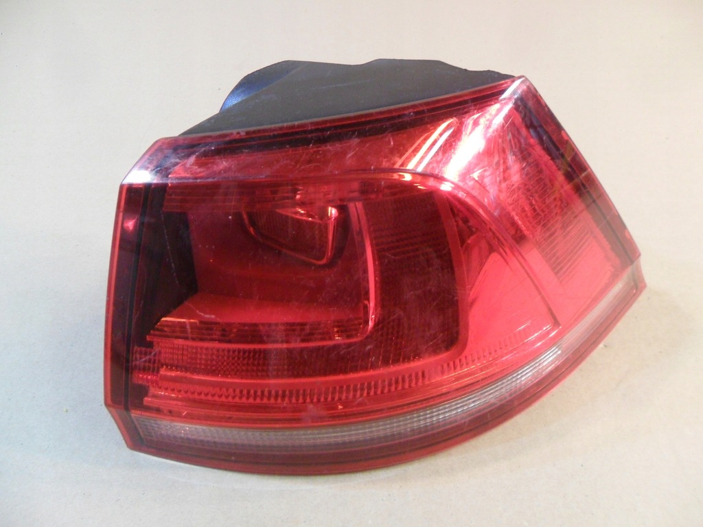фото №1, Права лампа задня - vw golf vii 7 kombi - 5g9945096c