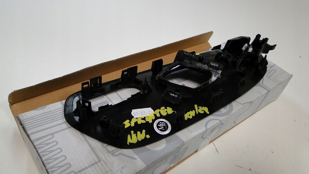 фото №3, Mercedes ручка внутренняя дверь передняя левая sprinter 907 910