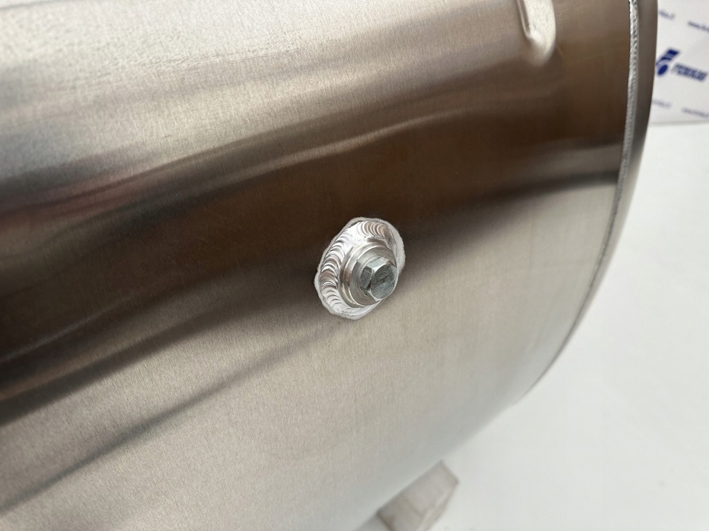 Новый aluminiowy бак топлива mercedes benz 290l a9604705402, a9604706502 Недорого