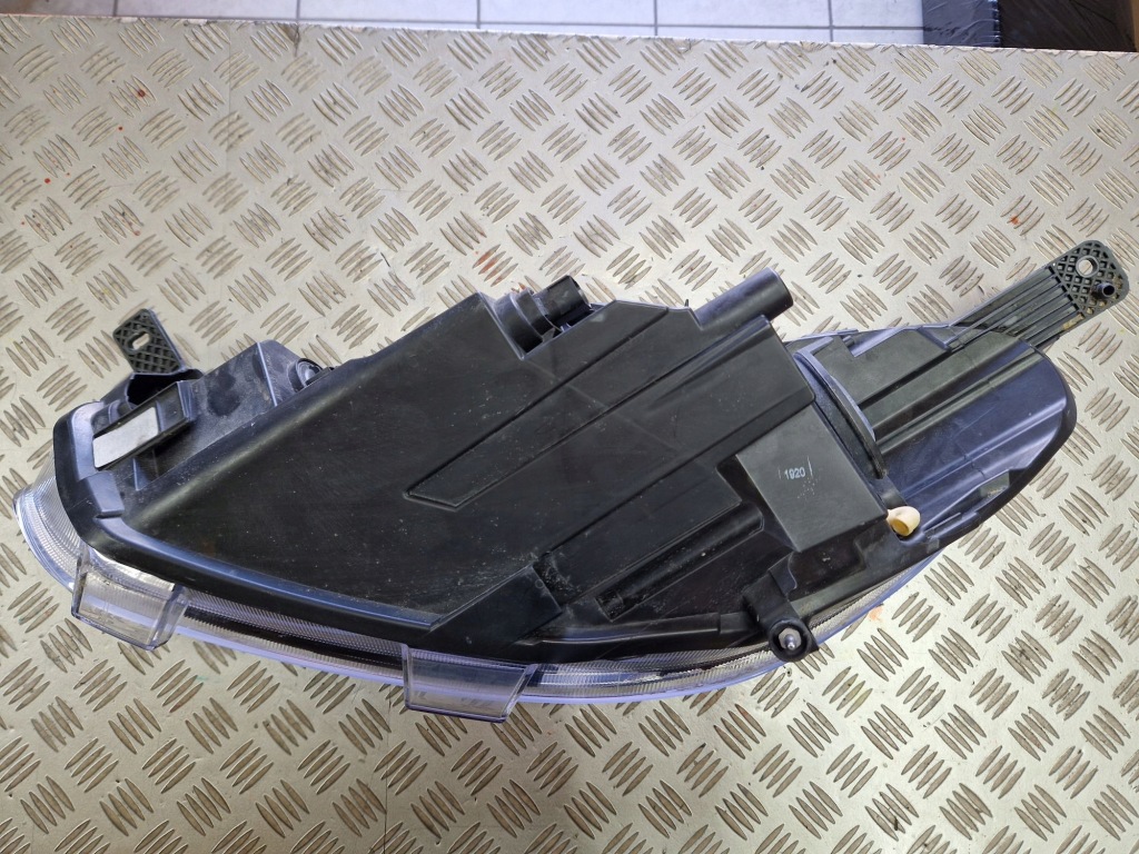 фото №3, Лампа правая передняя ford fiesta mk8 2017r-