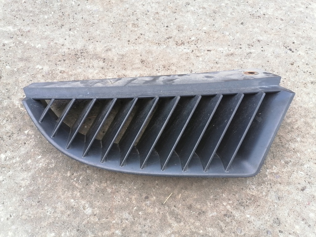 фото №1, Решітка радіатора решітка радіатора права mitsubishi colt 04-08 mn127774