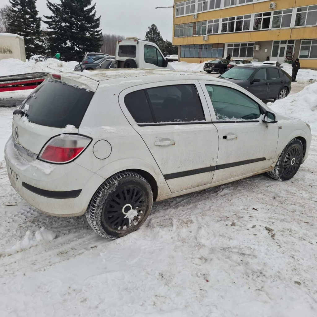 Opel astra коробка запобіжників 2004 1.7l 13145039 13 145 039, sw 0630, h Ціна