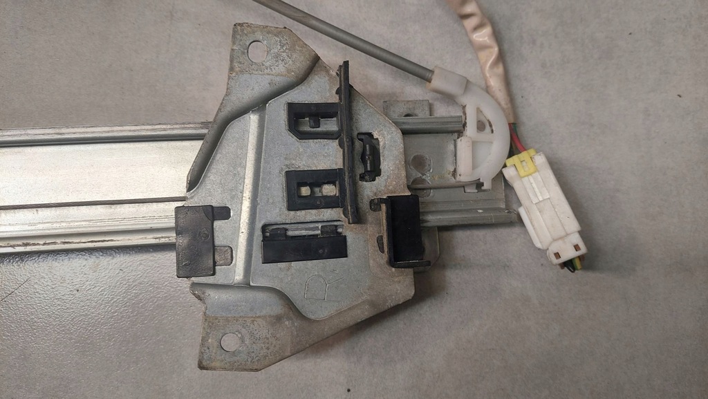 фото №6, Подъемник стекло правый задняя space wagon iii 2.4 gdi