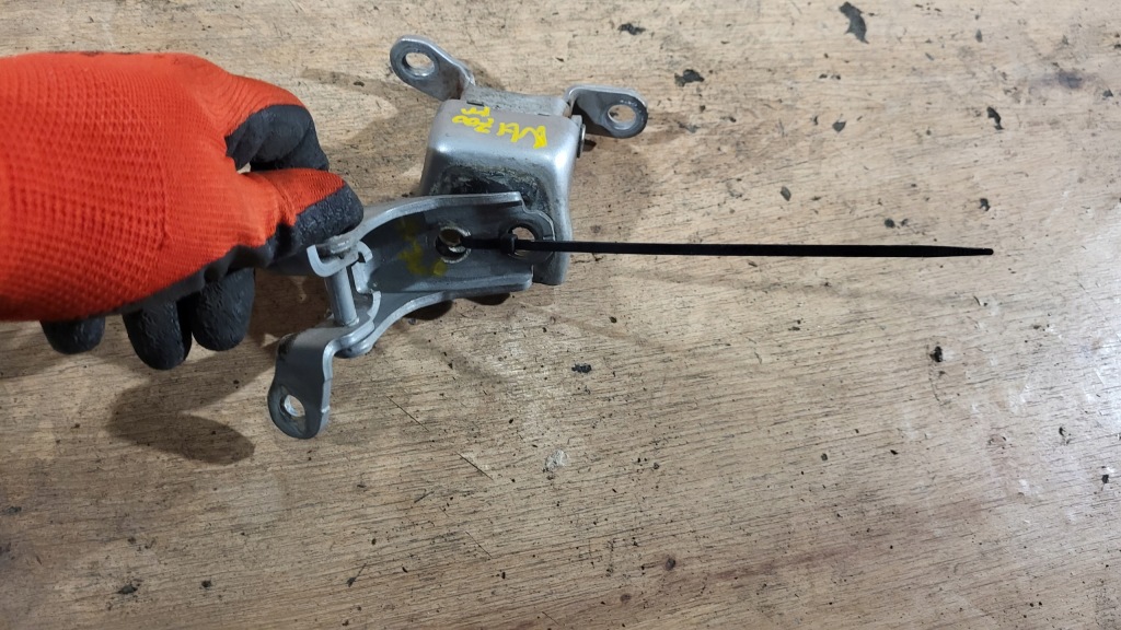 фото №6, Петли дверь левый перед honda civic viii 8 ufo hb 5d nh700m