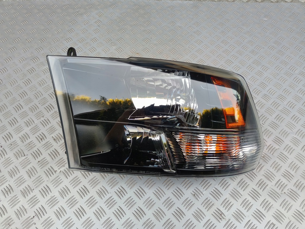 фото №1, Dodge ram 1500 classic 2021 фара лампа перед левая обычная тонированная usa