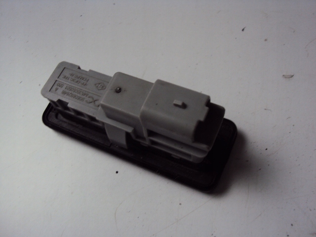 фото №2, Кнопка мікровимикач кришки задня renault captur ii 19-