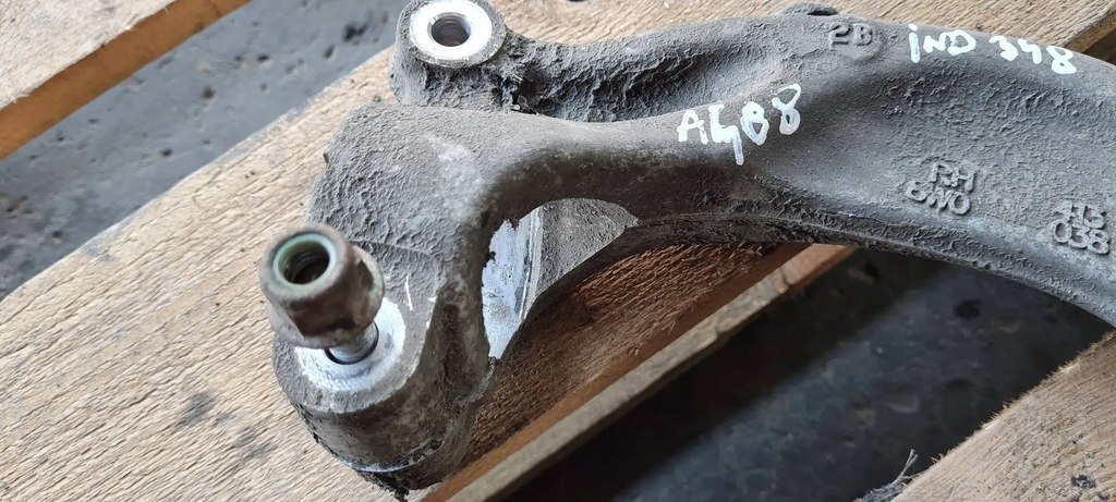 фото №9, A4 b9 8w вилка кронштейн амортизатора правый перед 8w0413038 a5 8w