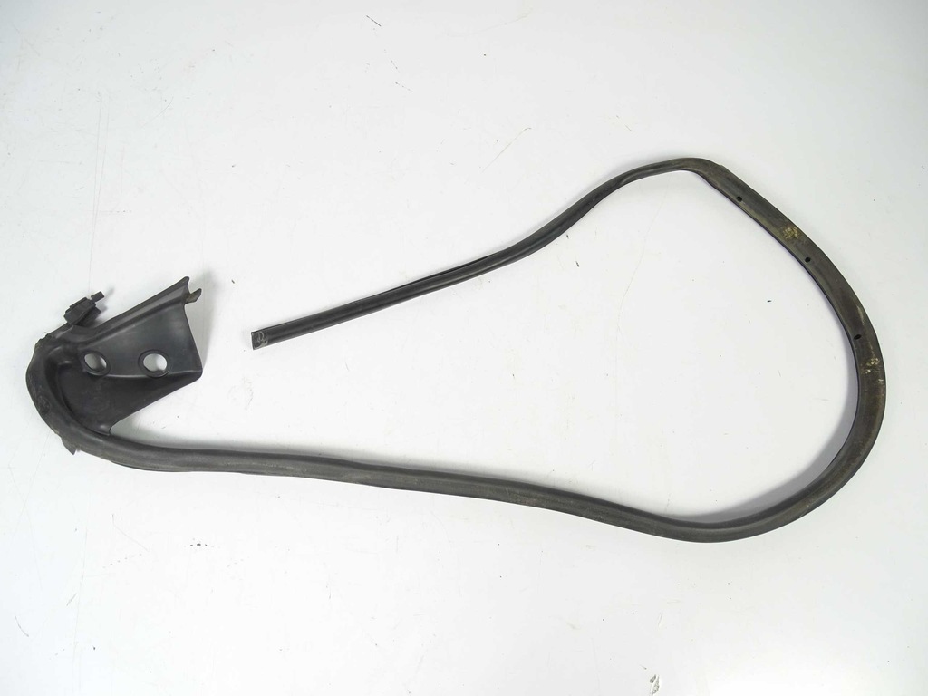 фото №1, Mercedes cls w219 прокладка дверь левый задняя