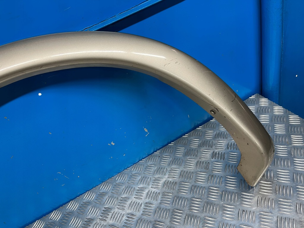 фото №4, Ford expedition i 98- молдинг крыла правый задняя