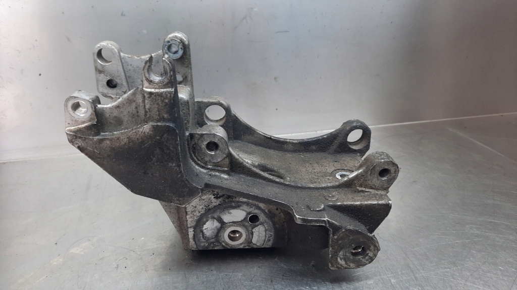 фото №5, Кронштейн генератора 9643834880 citroen c5 2.0 hdi