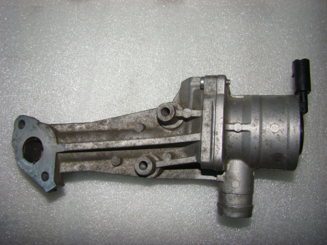 фото №1, Клапан воздуха vw beetle 2.5 07k131351c