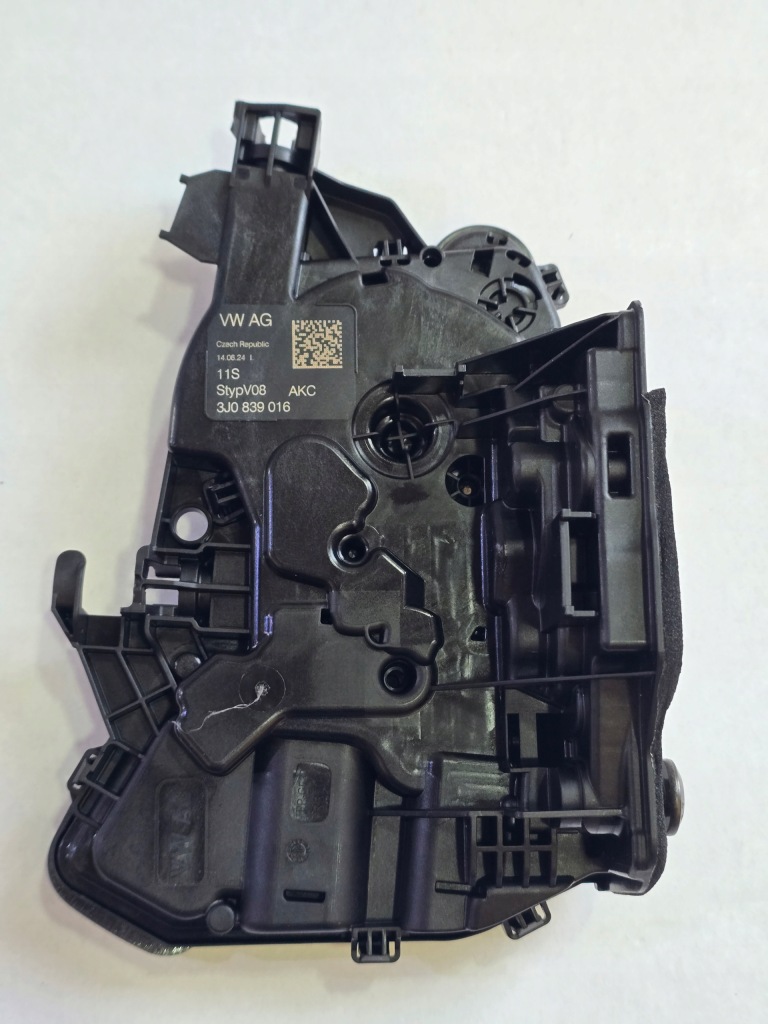 фото №1, Замок двері правий задня задній 3j0839016 volkswagen t-roc tiguan iii golf