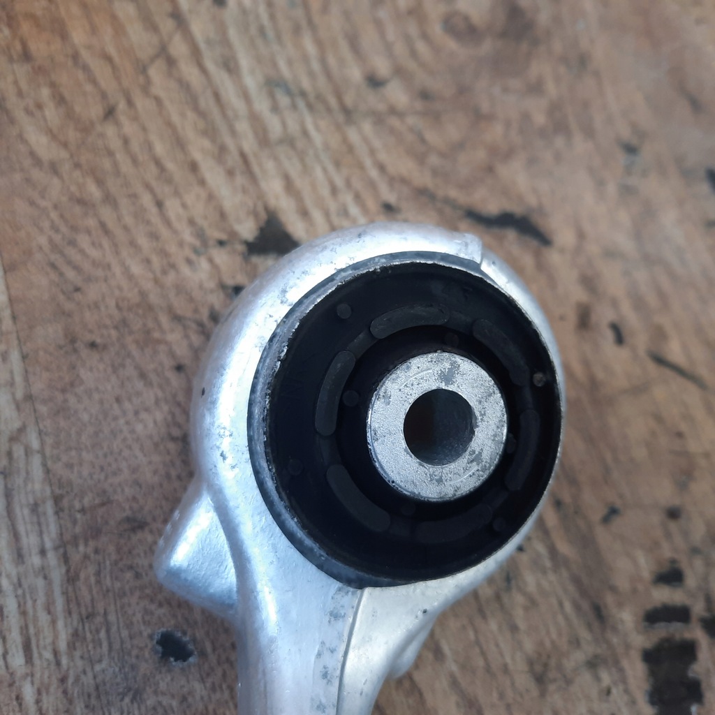 фото №8, Jaguar xf 2.7d важіль передній верхній правий 9435