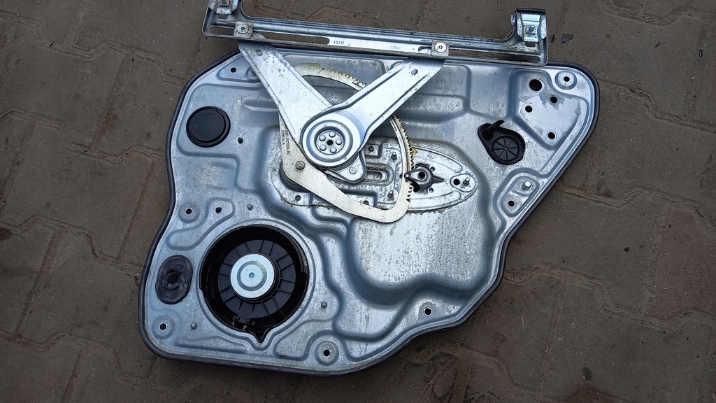 фото №4, Pod.szyby левый задняя volvo s40 04r ii 992673-101