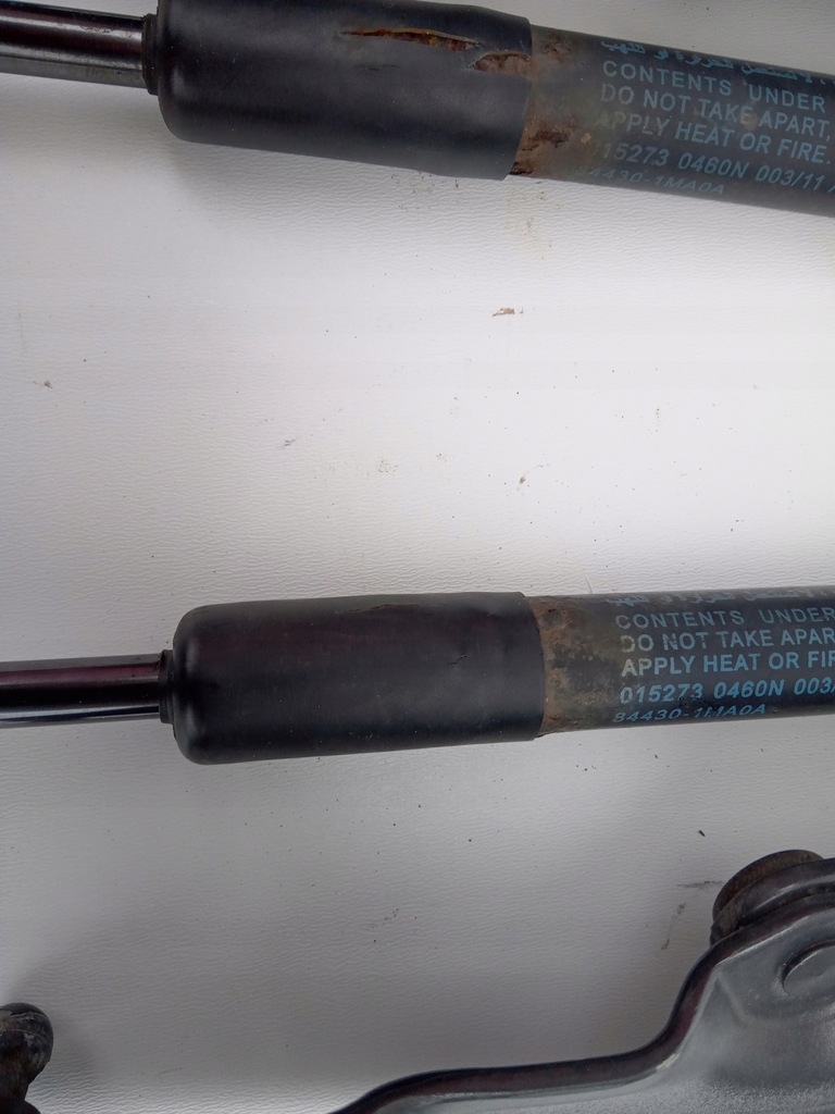 фото №8, Петля крышки правый левый infiniti q70 m30d m35h m37 m56