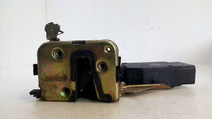 фото №8, Замок двері правий задня mitsubishi space star 1999r.