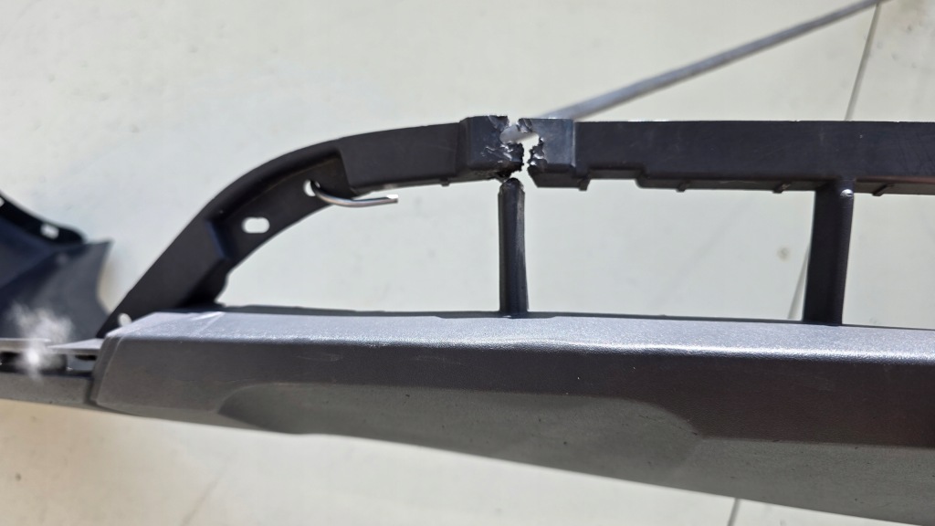 Бампер перед накладка спойлер диффузор audi q3 с Разборки