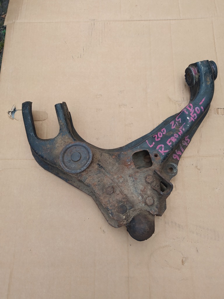 фото №1, Mitsubishi l200 важіль передній нижній правий 96-