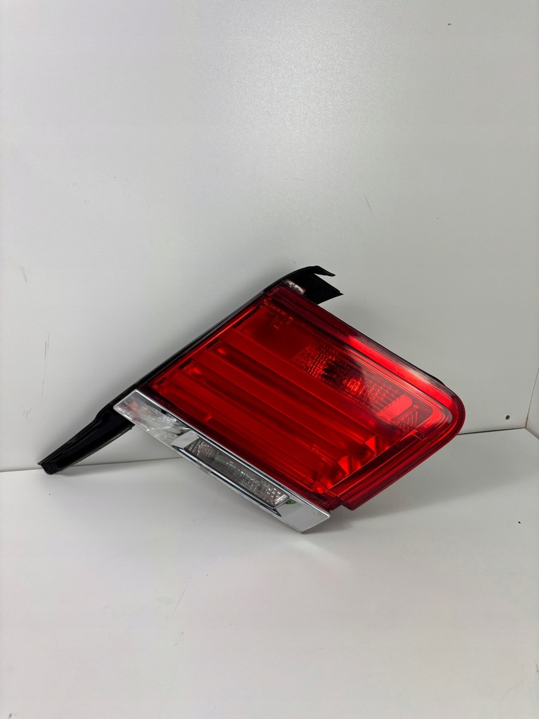 фото №1, Bmw 7 f01 f02 лампа крышки задняя правая 7182206