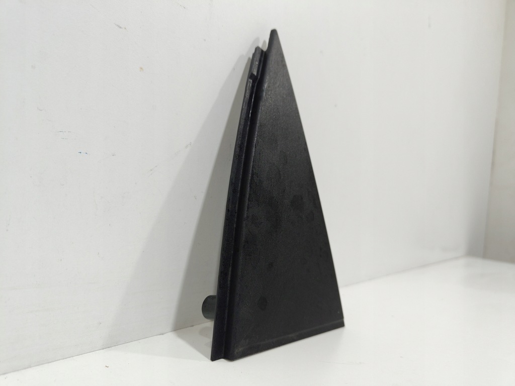 фото №1, Заглушка дверь треугольник правый задняя opel meriva b 13271122 nowa!