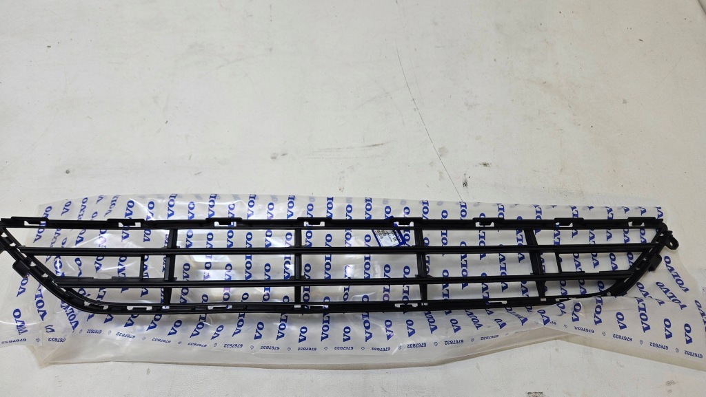 Купить Решётка бампера volvo xc90 2 r-design 32227520 новая оригинал
