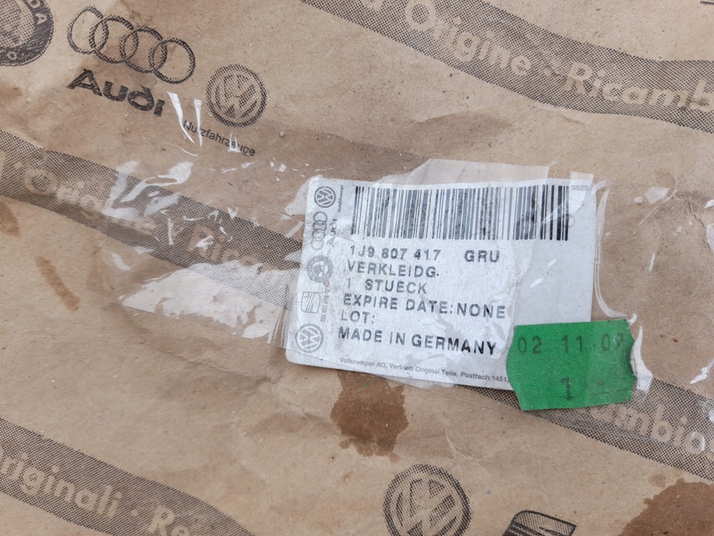 Купити Бампер задній задні vw golf iv універсал 1j9 оригінал  новий