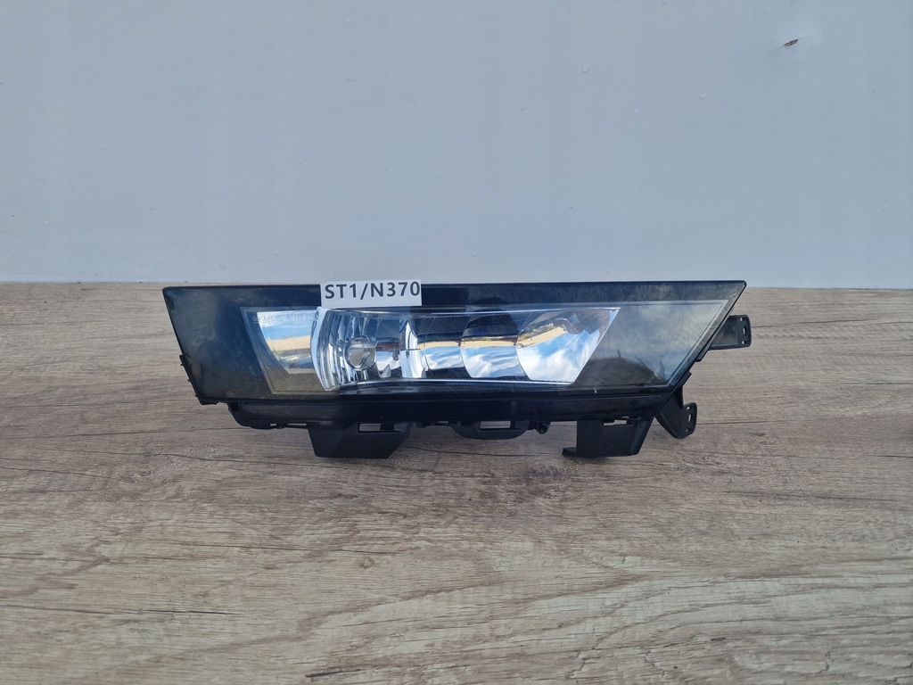 фото №1, Skoda rapid po рестайлінг 17-21 rok правий протитуманна фара оригінальний номер