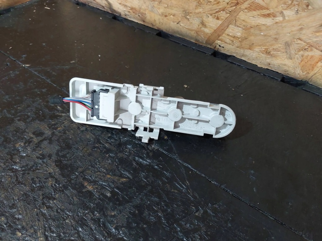 фото №5, Вкладыш лампы задний правой audi a4 s4 b5 8d kombi lift 8d9945257